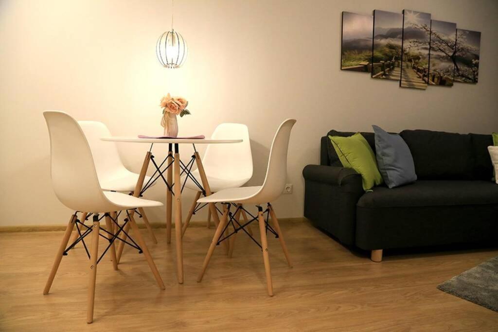 Bright Apartment,For 1-4,Near Old Town Vilnius Eksteriør billede