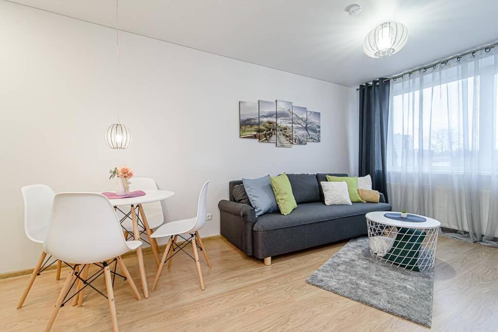 Bright Apartment,For 1-4,Near Old Town Vilnius Eksteriør billede