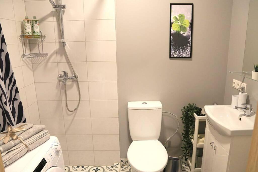 Bright Apartment,For 1-4,Near Old Town Vilnius Eksteriør billede